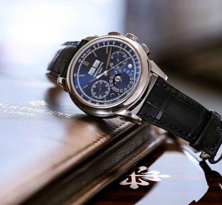 Patek Philippe Perpetual Calendar Chronograph Ref 5270g-014 18k White Gold Blue Chin Dial Box Papers Bj-2014