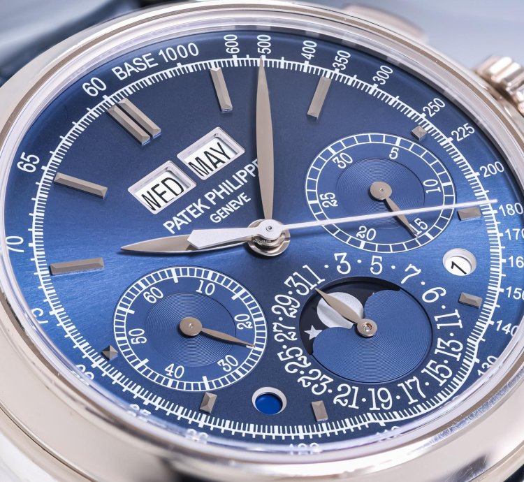 Patek Philippe Perpetual Calendar Chronograph Ref 5270g-014 18k White Gold Blue Chin Dial Box Papers Bj-2014