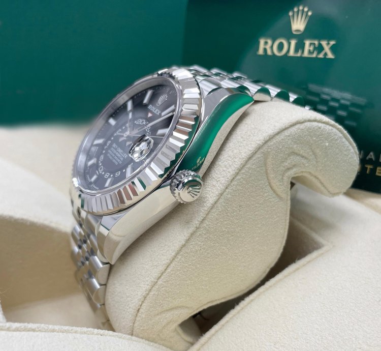 Rolex Sky-dweller New Complete 336934 Sky-dweller Black Dial Stainless Steel 42mm Jubilee Bracelet