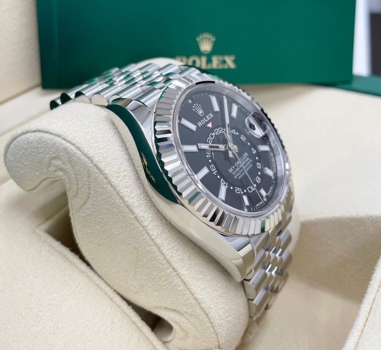Rolex Sky-dweller New Complete 336934 Sky-dweller Black Dial Stainless Steel 42mm Jubilee Bracelet