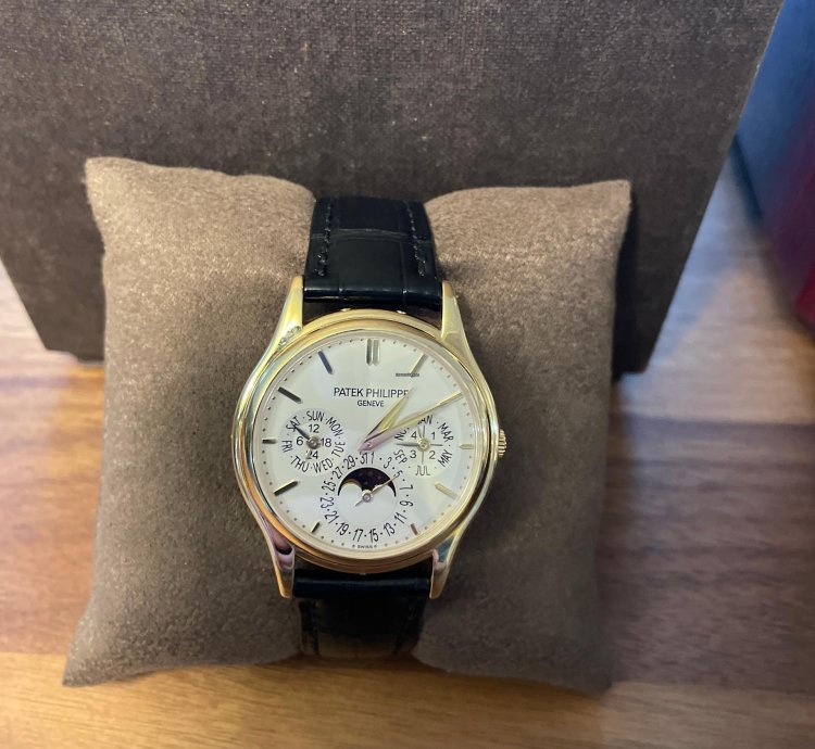 Patek Philippe Perpetual Calendar Full Set With Patek Warranty - Top Condition