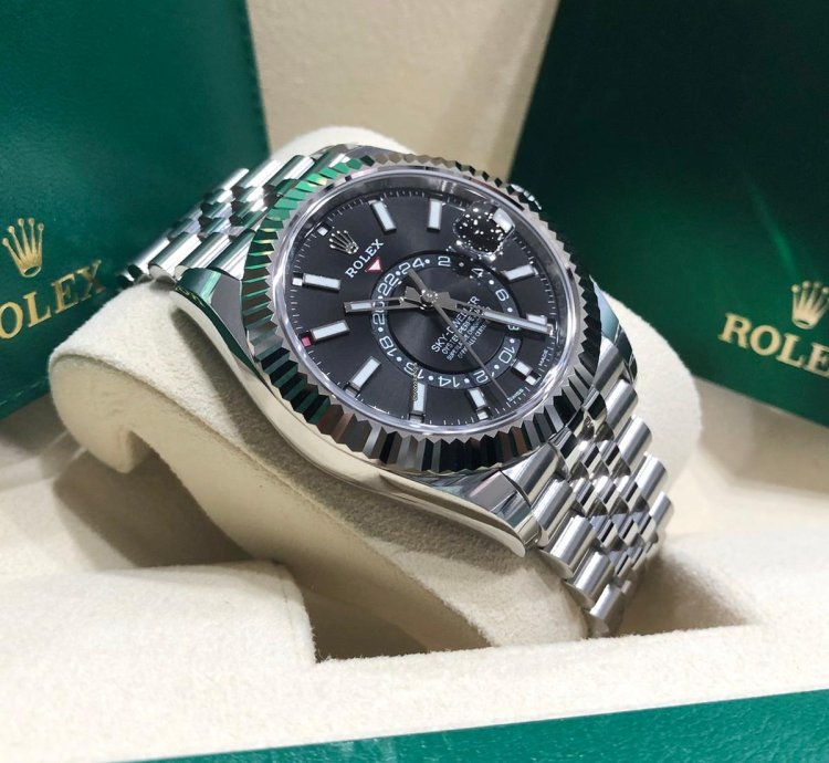 Rolex Sky-dweller New Oyster Perpetual Sky Dweller 326934 Black Index Dial Jubilee Bracelet 42mm