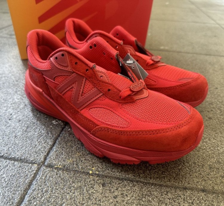 Joe Fresh New Balance 990 V6