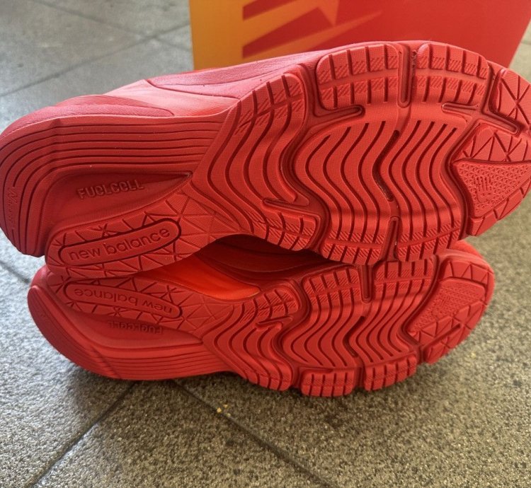 Joe Fresh New Balance 990 V6
