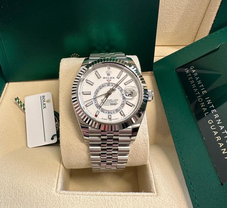 Rolex Sky-dweller New Reference 2024 White Dial Jubilee Bracelet Stainless Steel Fluted Bezel 42