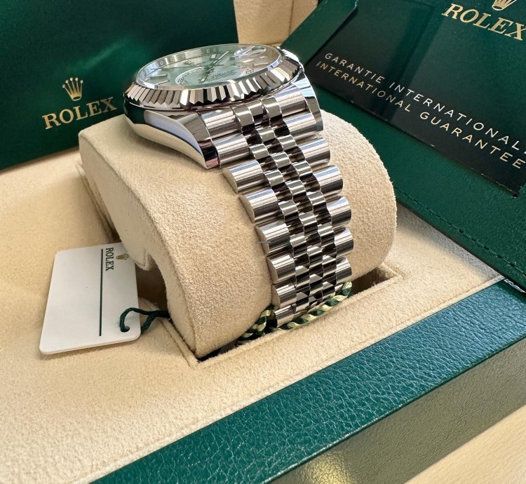 Rolex Sky-dweller New Reference 2024 White Dial Jubilee Bracelet Stainless Steel Fluted Bezel 42