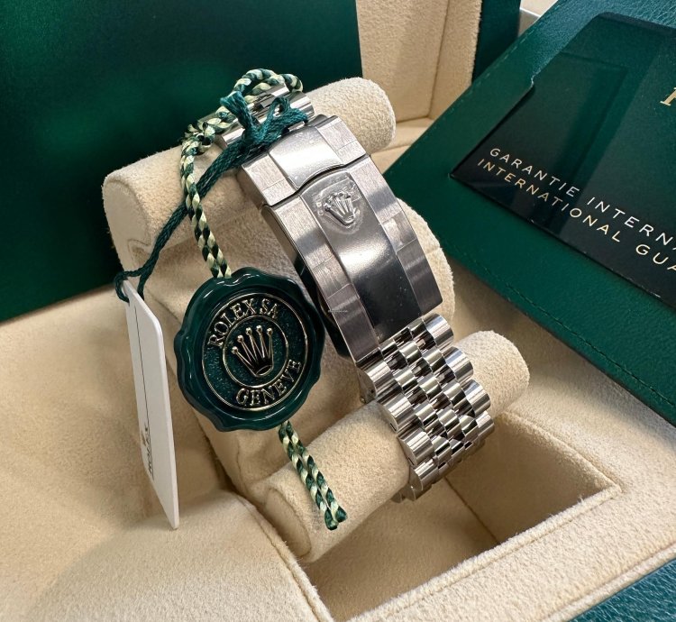 Rolex Sky-dweller New Reference 2024 White Dial Jubilee Bracelet Stainless Steel Fluted Bezel 42