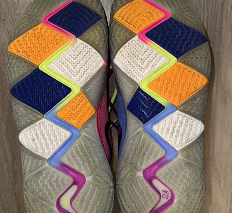 Kyrie 4 Confetti
