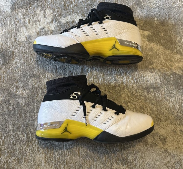 Lightning Air Jordan 17 Low box And Case Included