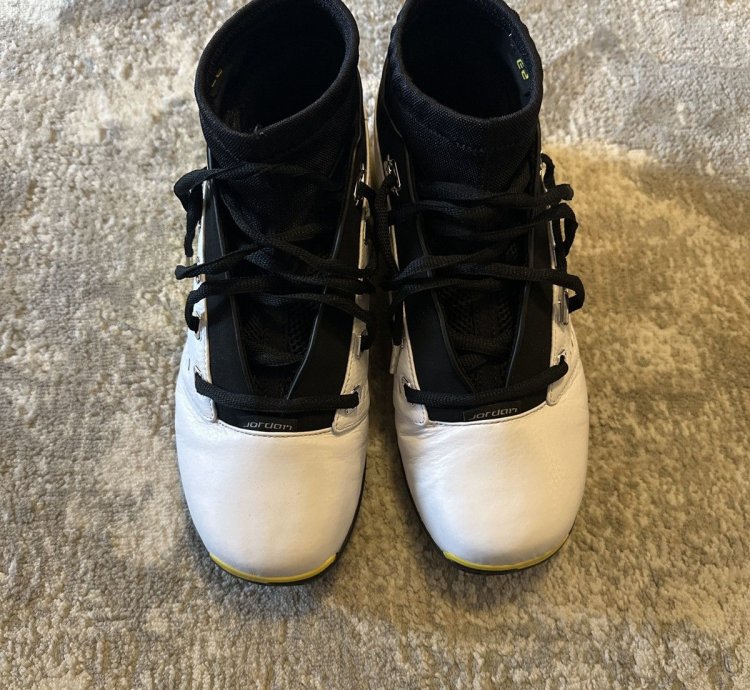 Lightning Air Jordan 17 Low box And Case Included