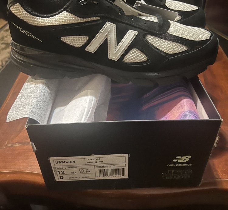 Joe Freshgoods New Balance 990v4