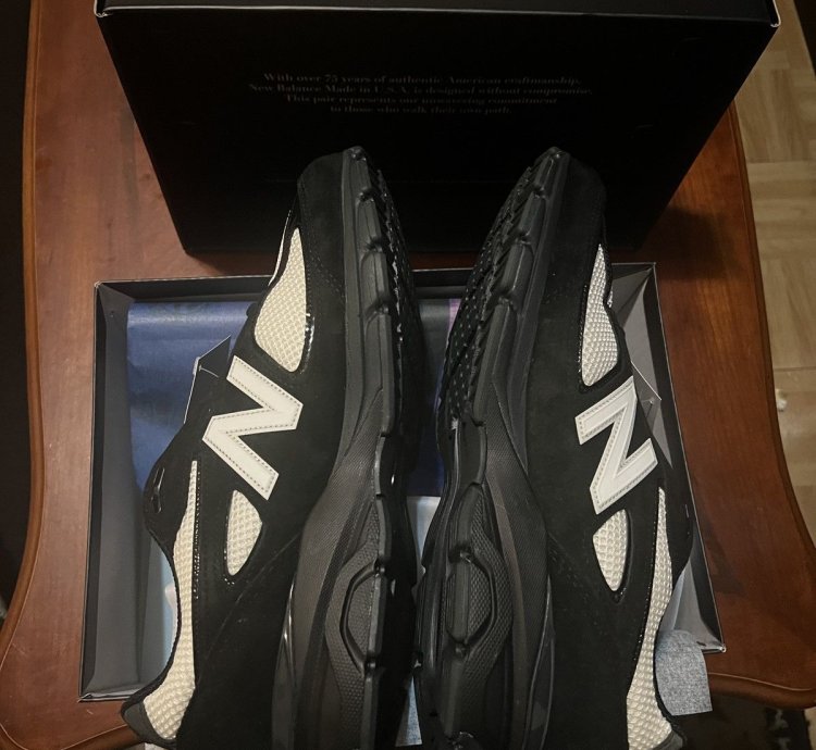 Joe Freshgoods New Balance 990v4