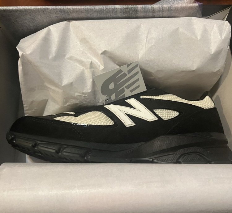 Joe Freshgoods New Balance 990v4