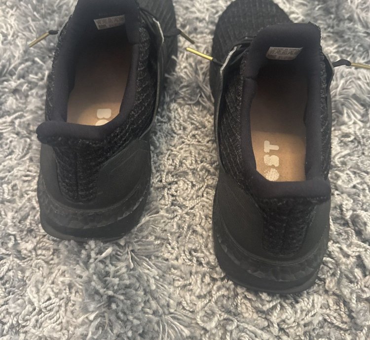 Adidas Black Ultraboost
