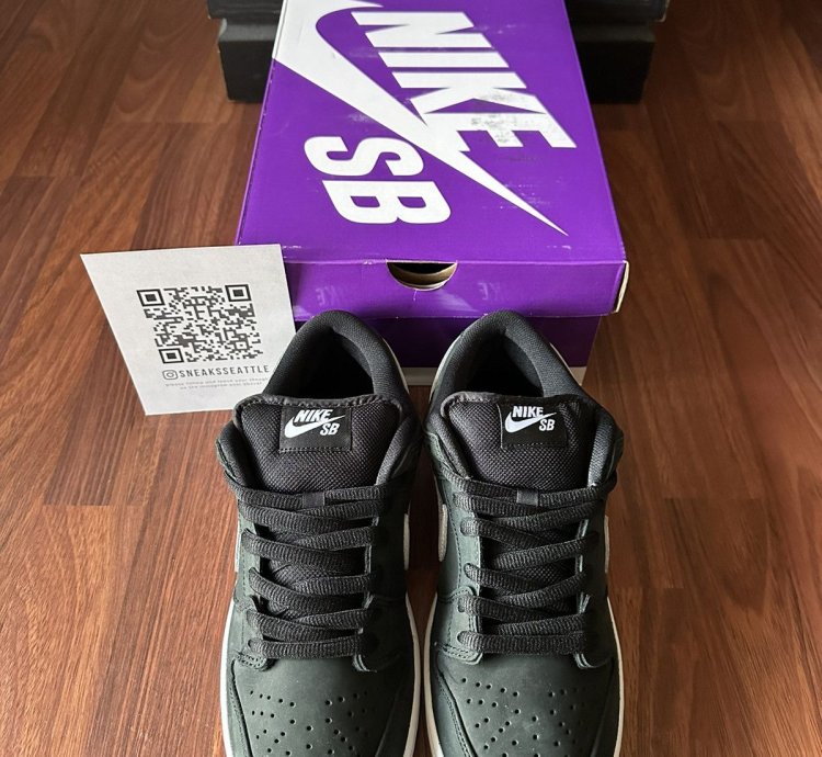 Nike Sb Dunk Low Pro Black Gum Size 11 5m Cd2563-006
