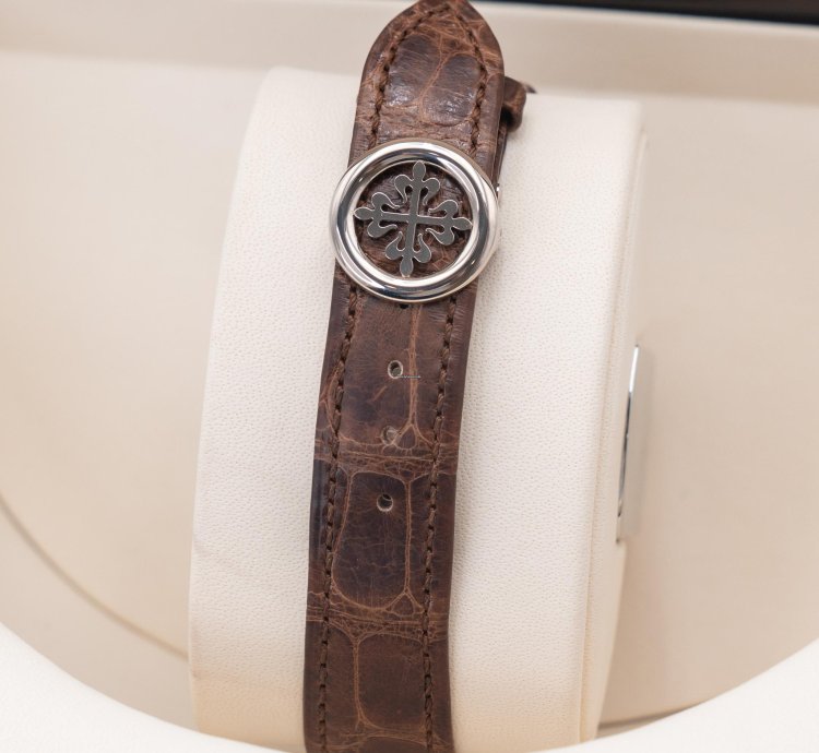 Patek Philippe Perpetual Calendar Grand Complications Perpetual Calendar 40mm 5320g-001 White Gold Cream 2017