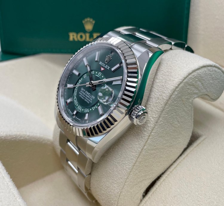 Rolex Sky-dweller New Sky-dweller Mint Green Dial 336934 Oyster Bracelet 42mm Stainless Steel Watch