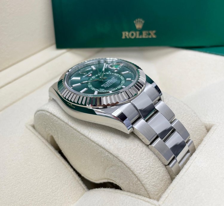 Rolex Sky-dweller New Sky-dweller Mint Green Dial 336934 Oyster Bracelet 42mm Stainless Steel Watch