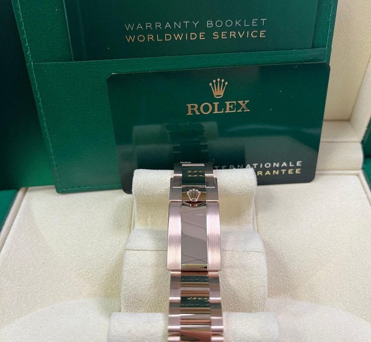 Rolex Daytona Sundust And Black Index Dial Oyster Bracelet 126505