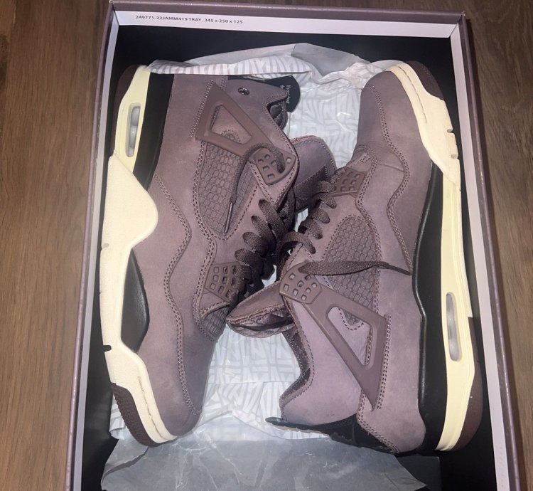 Ma Maniere Jordan 4 Violet Ore