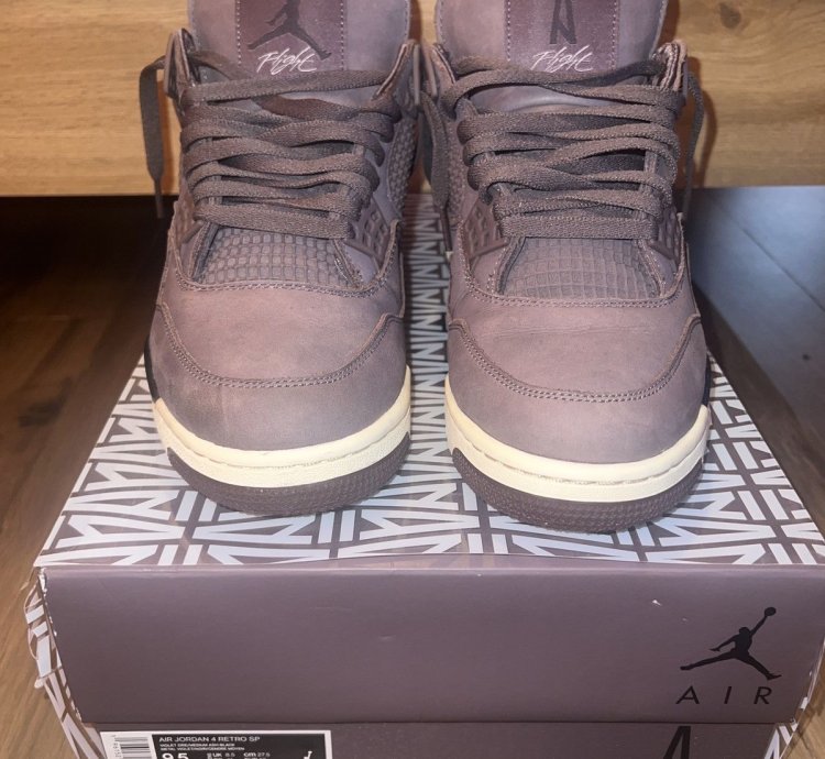Ma Maniere Jordan 4 Violet Ore