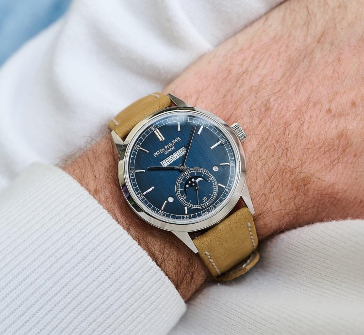 Patek Philippe Perpetual Calendar In-line Perpetual Calendar 5236p-001 Platinum