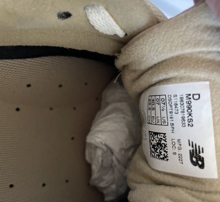 Kith Tannin New Balance 990v2