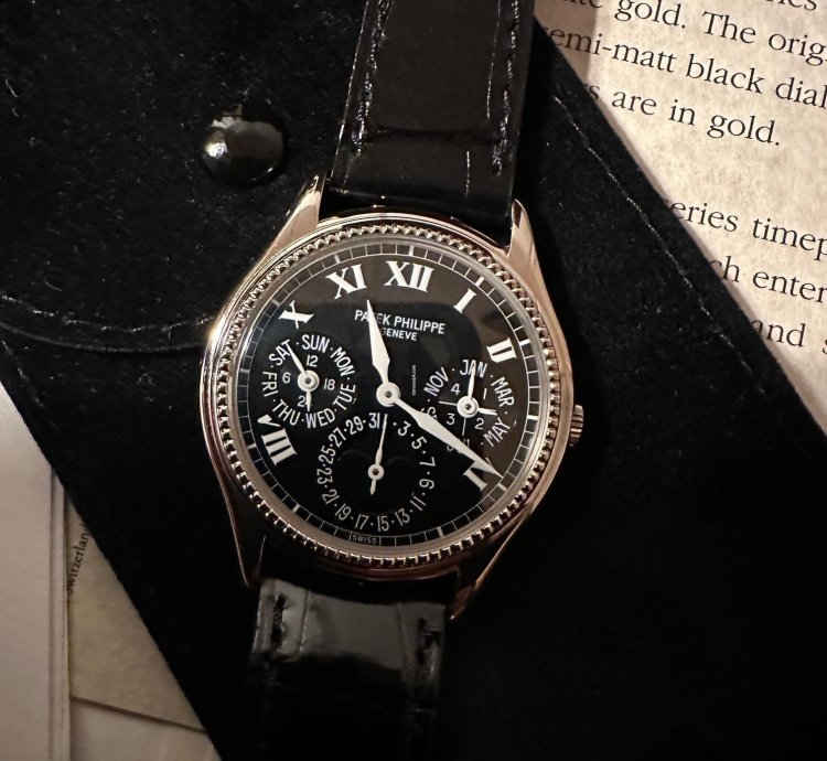 Patek Philippe Perpetual Calendar Limited Edition - Model 5038g - Full Set