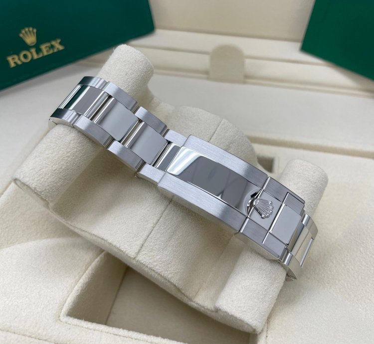 Rolex Daytona Unworn 116506 Daytona Platinum Ice Blue Index Dial 40mm Oyster Bracelet Ceramic
