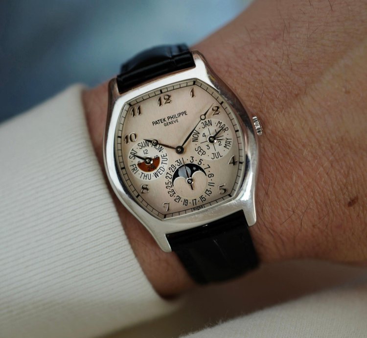 Patek Philippe Perpetual Calendar Platinum Perpetual Calendar Watch Ref 5040