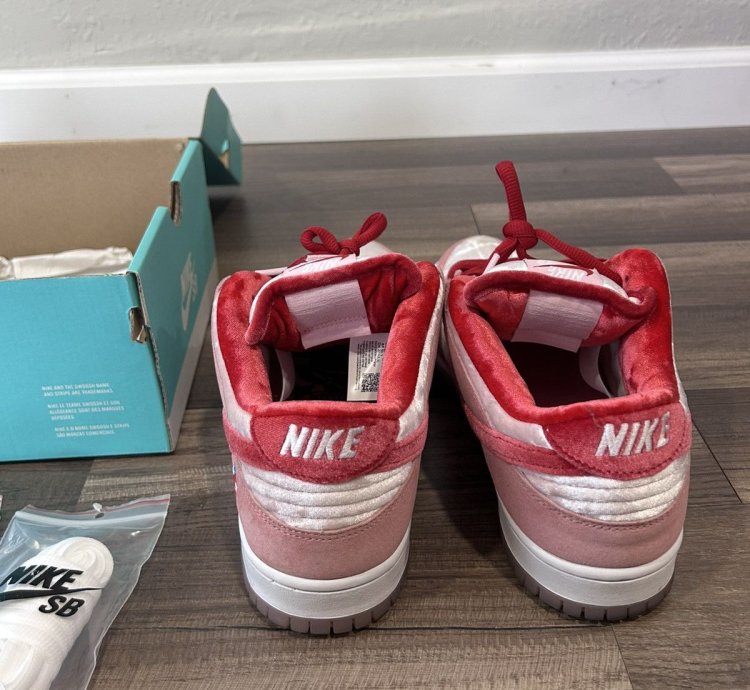 Nike Sb Dunk Low Pro Strangelove
