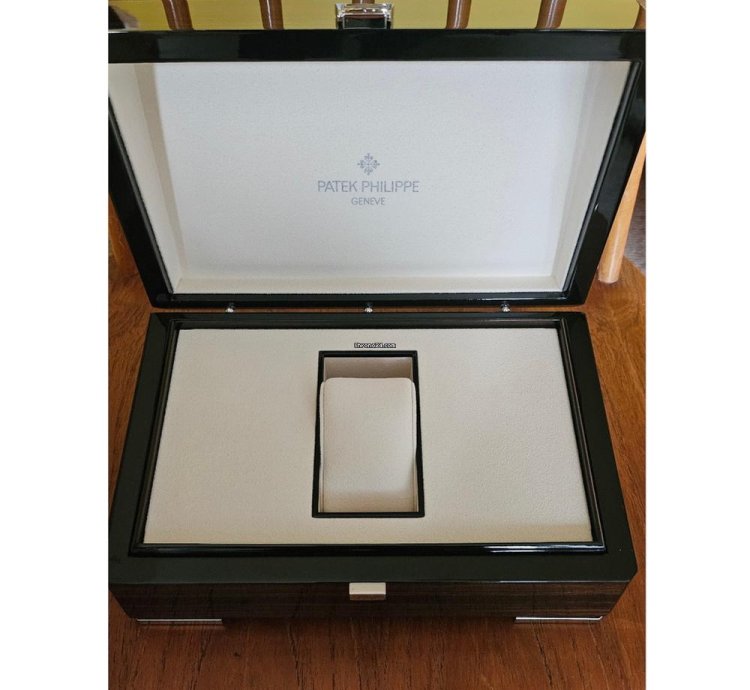 Patek Philippe Perpetual Calendar Ref 5320g
