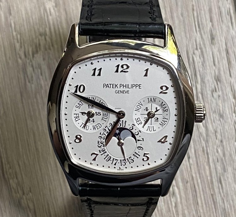 Patek Philippe Perpetual Calendar Ref 5940g