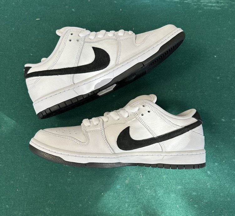 Nike Sb Dunk Low Pro White Black