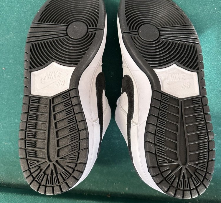 Nike Sb Dunk Low Pro White Black