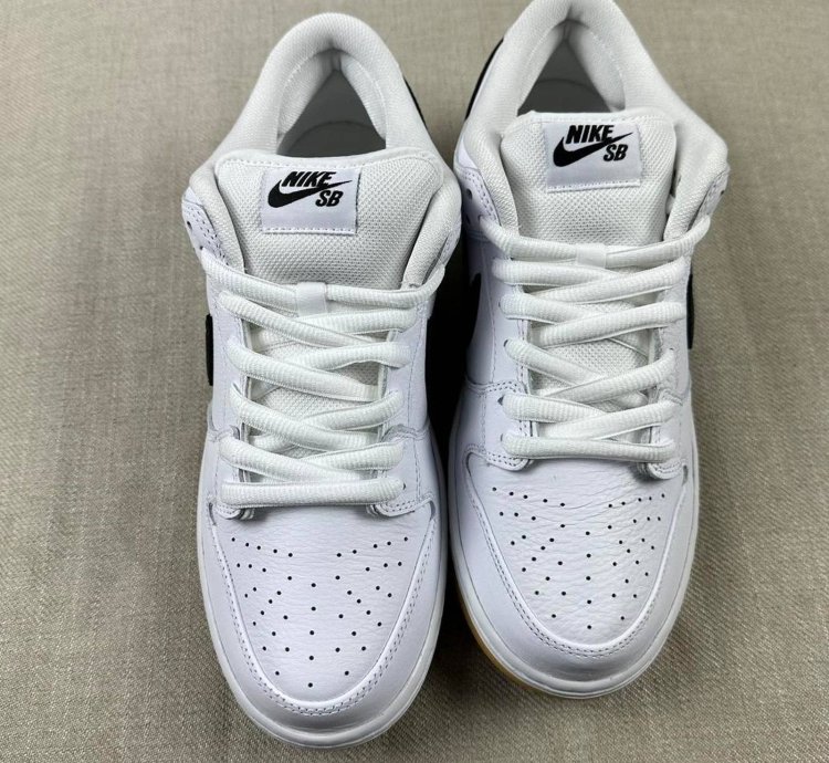 Nike Sb Dunk Low Pro White Gum