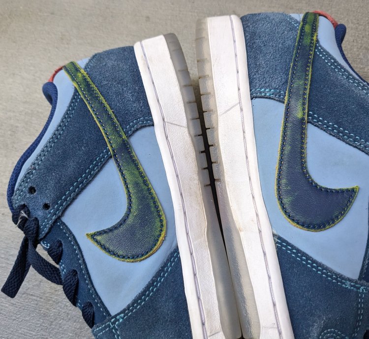 Nike Sb Dunk Low Pro Why So Sad Blue Suede Dx5549-400