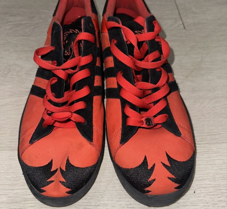 Adidas Dark Horse Comics Adicolor Century R3 Sneakers