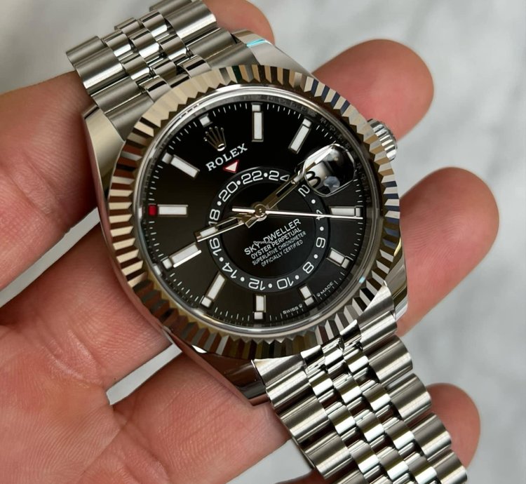 Rolex Sky-dweller Stainless Jubilee Black Bnib 2025