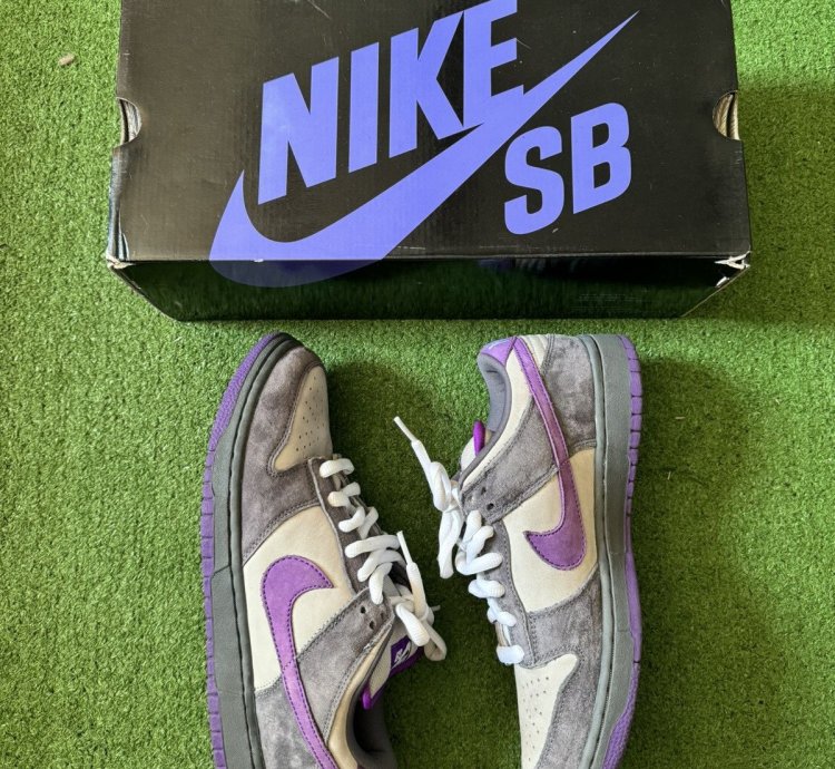 Nike Sb Dunk Low Purple Pigeons Size 9