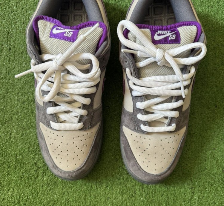 Nike Sb Dunk Low Purple Pigeons Size 9