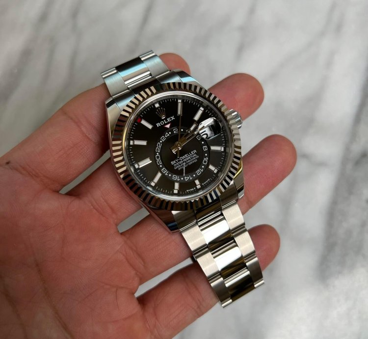 Rolex Sky-dweller Stainless Oyster Black Bnib 2025