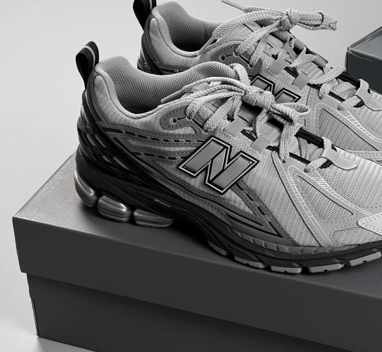 New Balance 1906r