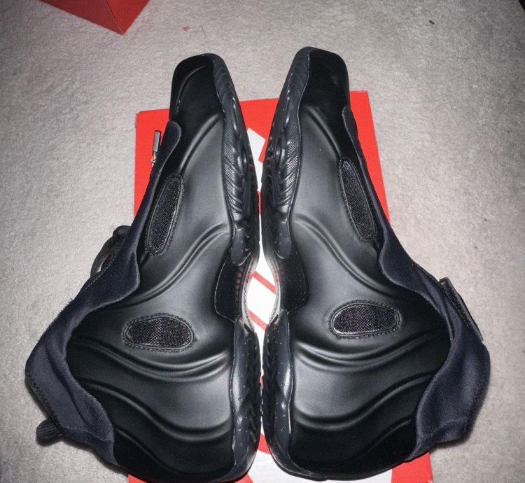 Nike Air Flightposite Triple Black Size 11 Like New