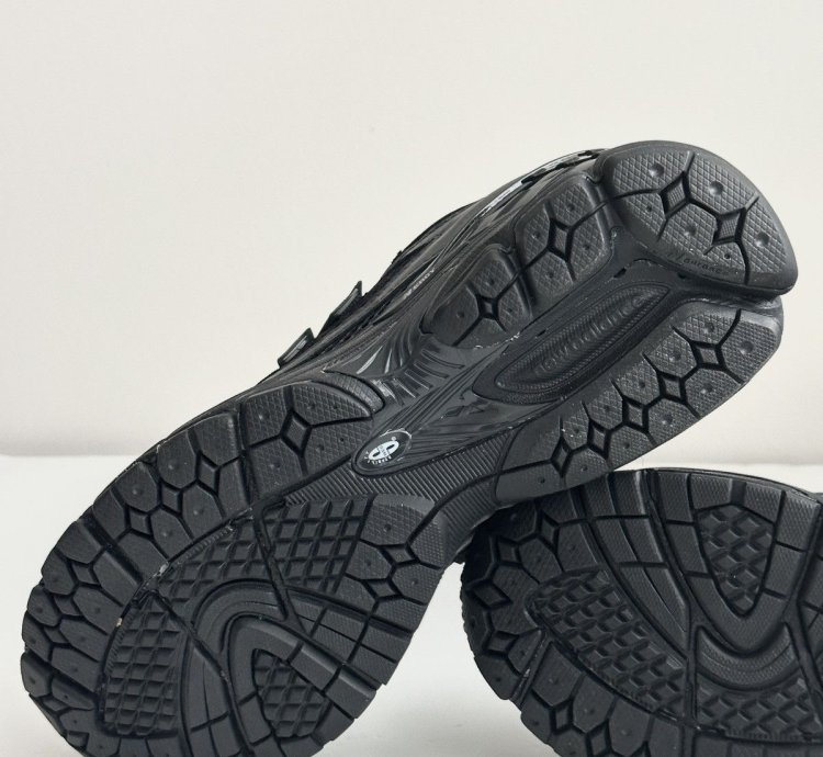 New Balance 1906r Comme Des Garcons Homme Black