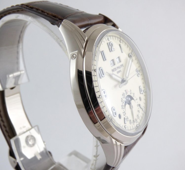 Patek Philippe Perpetual Calendar Whitegold Mint