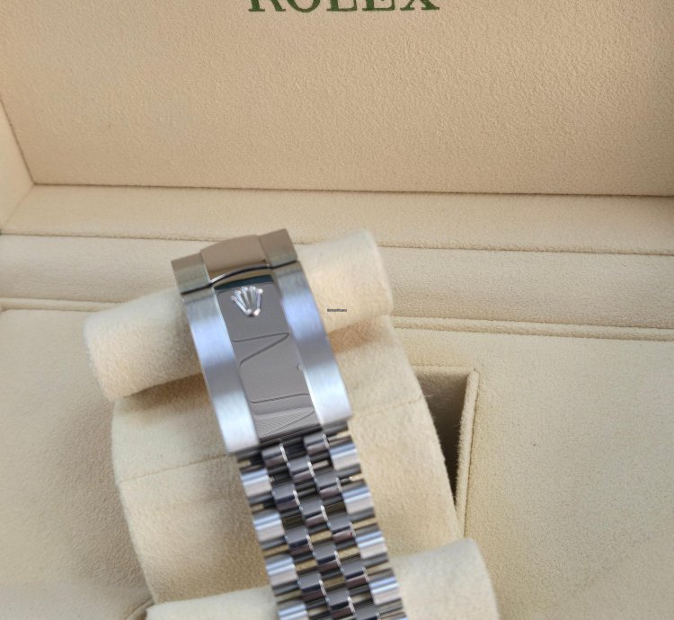 Rolex Sky-dweller Steel Blue Dial Jubliee