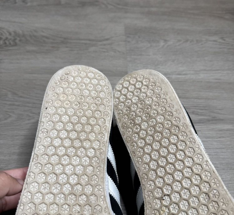 Adidas Gazelle - Core Black Cloud White Gold 2018