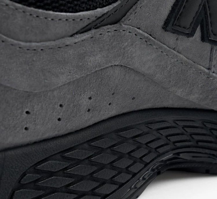 New Balance 2002r Gore-tex - Charcoal Size 9 5