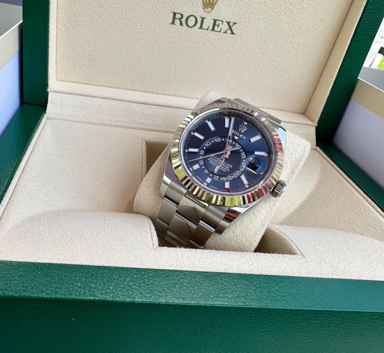 Rolex Sky-dweller Steel Sky-dweller Blue Dial 2023 Unworn Box Papers 326934